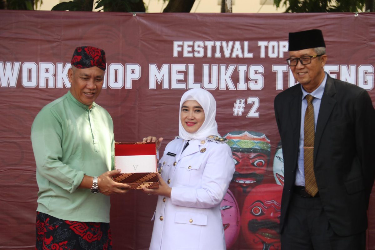 GemaMadani.com - Cirebon Mask Festival 2025 Resmi Dibuka, Wakil Wali Kota Topeng Adalah Cermin Peradaban 3