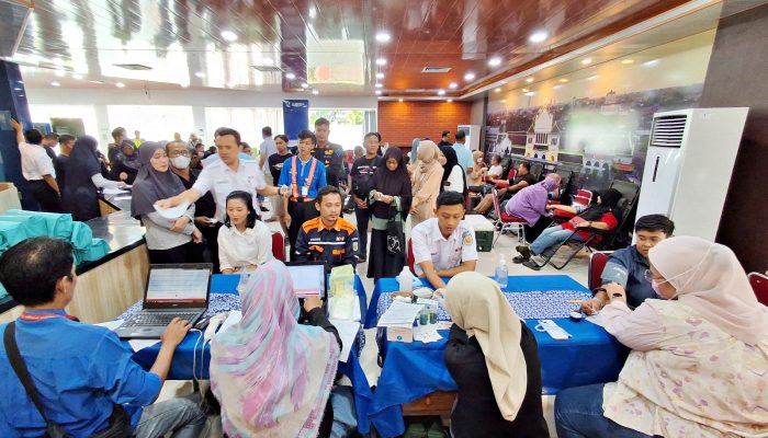 KAI Daop 3 Cirebon Kolaborasi dengan Ikasmanda’93 Gelar Donor Darah di Stasiun Cirebon