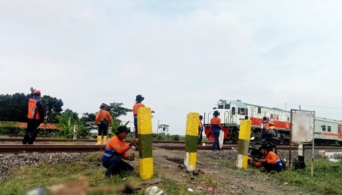 GemaMadani.com - KAI Tutup 7 Perlintasan Sebidang Liar, Untuk Keselamatan Perjalanan Kereta Api 2