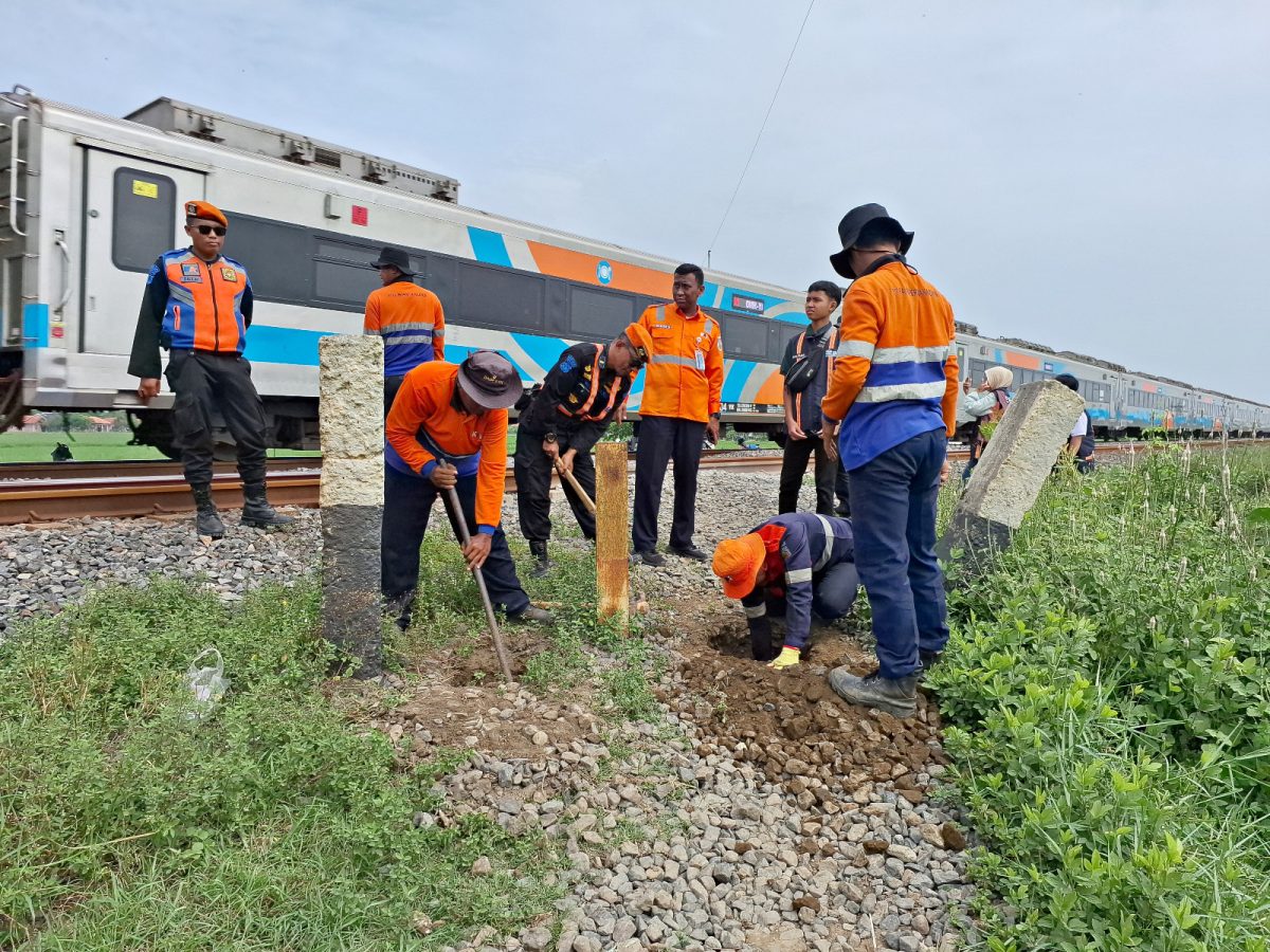 GemaMadani.com - KAI Tutup 7 Perlintasan Sebidang Liar, Untuk Keselamatan Perjalanan Kereta Api