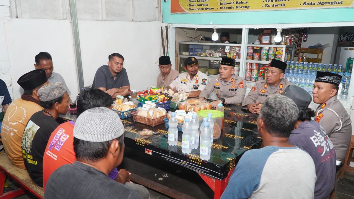 GemaMadani.com - Kapolres Cirebon Kota Gelar Dialog Terkait Maraknya Peminta-Minta di Komplek Makam Sunan Gunung Jati