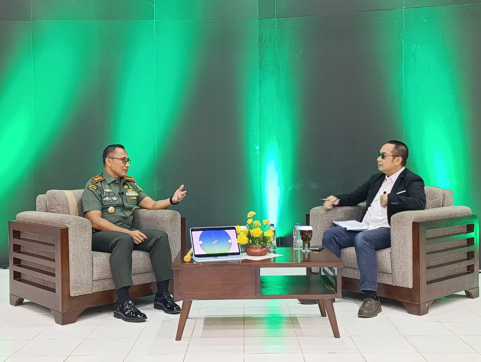 GemaMadani.com - Kunjungan Komandan Korem 063Sunan Gunung Jati ke RRI Cirebon Merupakan Bentuk Sinergitas TNI dan Media 3