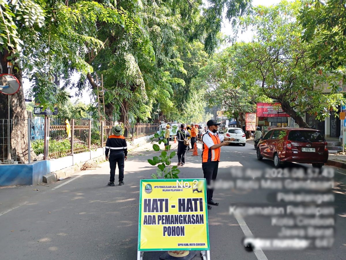 GemaMadani.com - Tadi bikin naskah di Press Room pakai Wifi 3