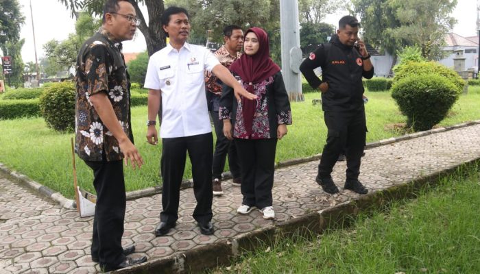 Wali Kota dan Wakil Wali Kota Cirebon Tinjau Kebersihan Jalan Protokol Serta Pemeliharaan Taman