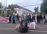 Aksi Demo KNPI Kota Cirebon Tuntut Kadispora Dipecat!