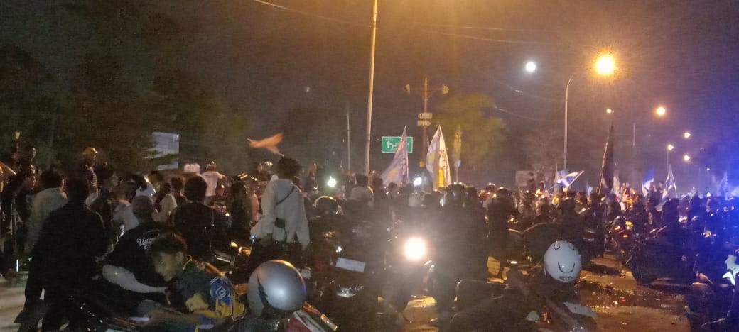 GemaMadani.com - Bobotoh Persib Cirebon Turun ke Jalan Euforia Kemenangan Persib di Liga Indonesia Musim 2025