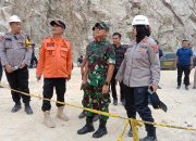 GemaMadani.com - Danrem 063SGJ Hadir di Gunung Kuda, Dukupuntang, Kabupaten Cirebon. Percepat Evakuasi Longsor 2