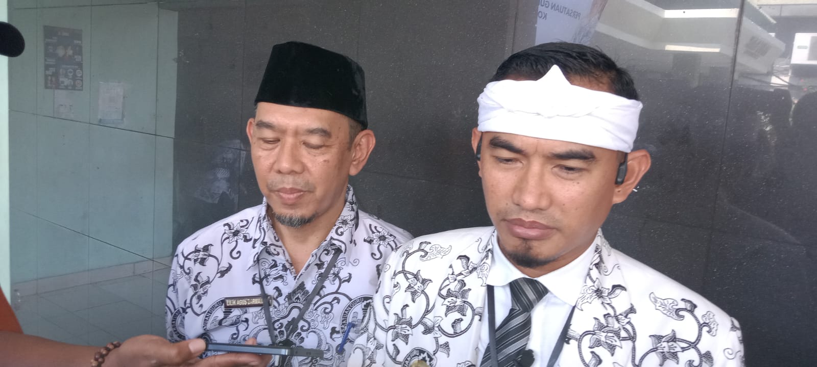 GemaMadani.com - Eka Novianto Resmi Jadi Ketua PGRI Kota Cirebon Periode 2025-2030 Eka Akan Terus Memperjuangkan Hadirnya UU Perlindungan Hukum Bagi Guru