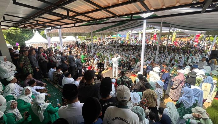 GemaMadani.com - Harlah Fatayat NU ke-75 Dihadiri Gubernur Kang Dedi Mulyadi KDM Kiai Bukan Hanya Guru Ngaji, Tapi Penjaga Bumi 3