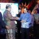GemaMadani.com - Herman Khaeron Terima Penghargaan Sebagai Dedikasi Budaya Dari Sanggar Seni Sekar Pandan Cirebon 2