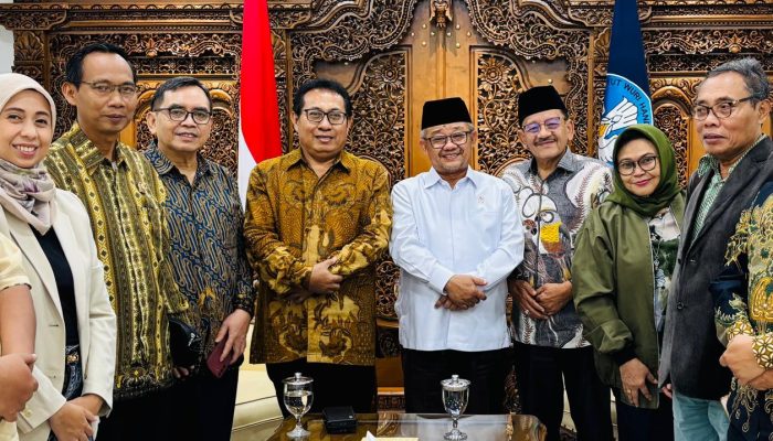 Ketum Firdaus Bersama Pengurus SMSI Pusat Audiensi dengan Mendikdasmen Abdul Mu’ti