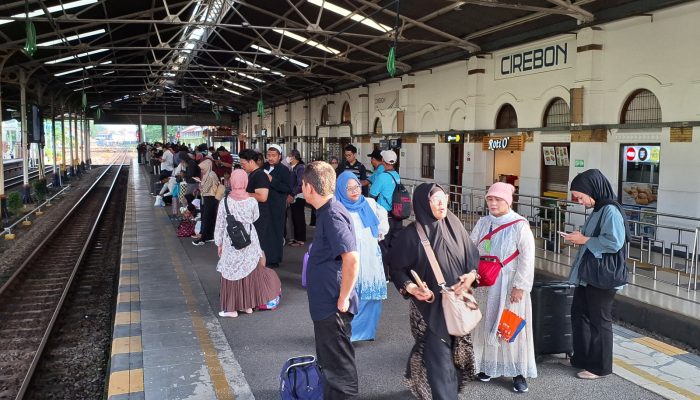 Libur Panjang Waisak 2025, Penumpang Kereta Api Daop 3 Cirebon Melonjak