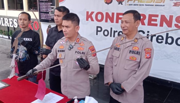 Satreskrim Polres Cirebon Kota Kurang dari 24 Jam Menangkap 3 Pelaku, Salah Satunya Masih Pelajar Yang Terlibat Tawuran