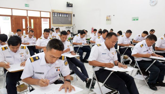GemaMadani.com - Tingkatkan Kompetensi Pekerja dan Keselamatan, KAI Daop 3 Cirebon Sertifikasi Seluruh Petugas Operasional 2