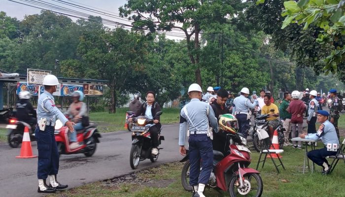 GemaMadani - Satpomau Lanud SKI Gelar Razia Lalu Lintas Sebagai Edukasi dan Penertiban, Demi Prioritas Keselamatan Bersama 3