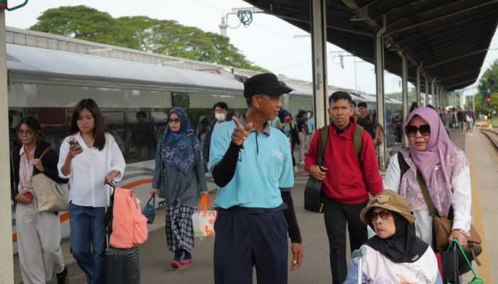 Dalam Menyambut Libur Panjang Tahun Baru Islam dan HUT Kota Cirebon ke 598, 23 Ribu Tiket Sudah Disiapkan Oleh KAI Daop 3 Cirebon Untuk Pengguna Moda KA