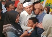 GemaMadani.com - Gubernur Jawa Barat Beri Bantuan Untuk Korban Longsor Gunung Kuda Masing-masing Sebesar 50 Juta dan Jamin Pendidikan Anak-anak Korban 2