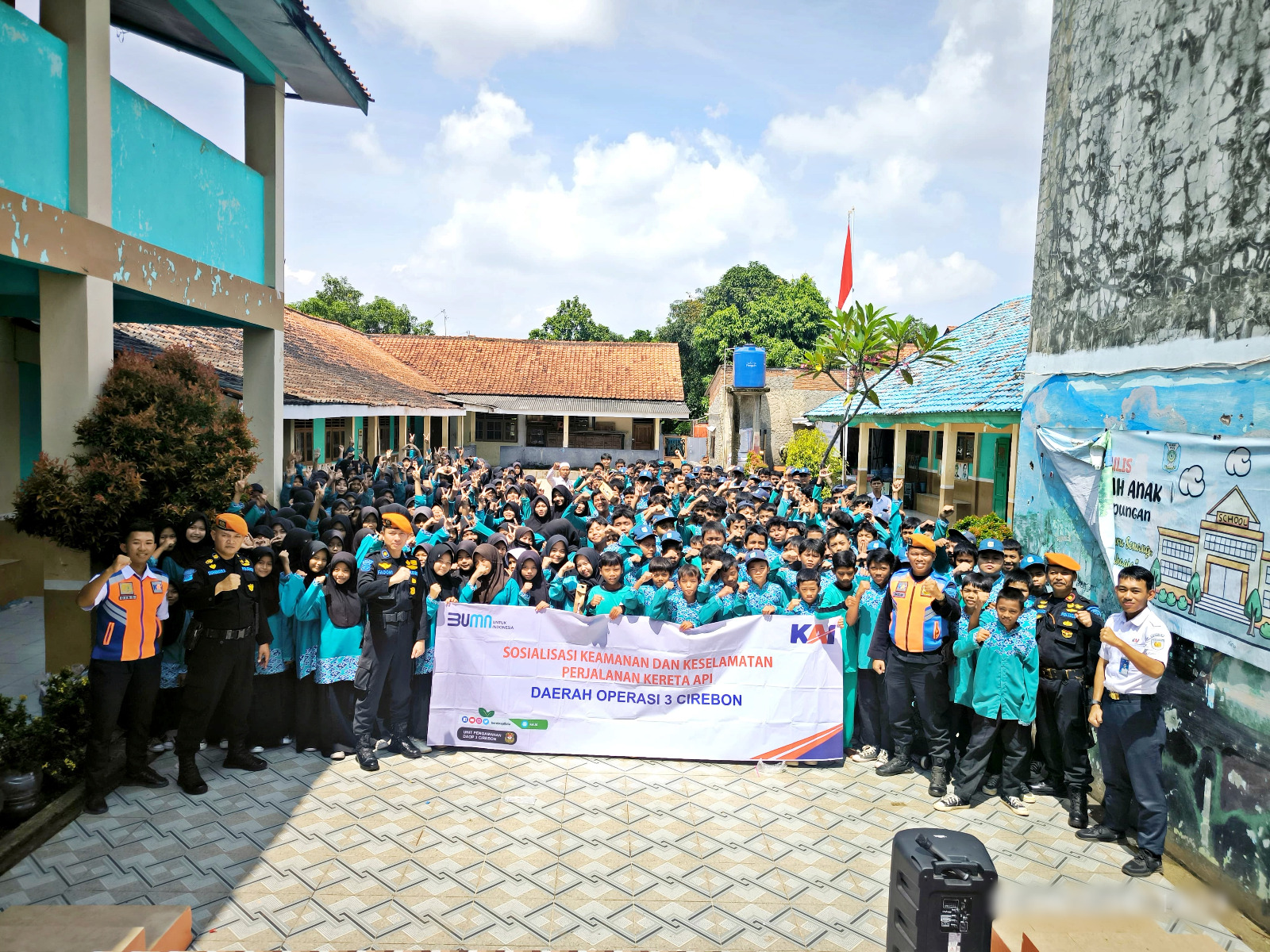 GemaMadani.com - KAI Daop 3 Cirebon Tingkatkan Keselamatan Perkeretaapian Melalui Sosialisasi di Sekolah