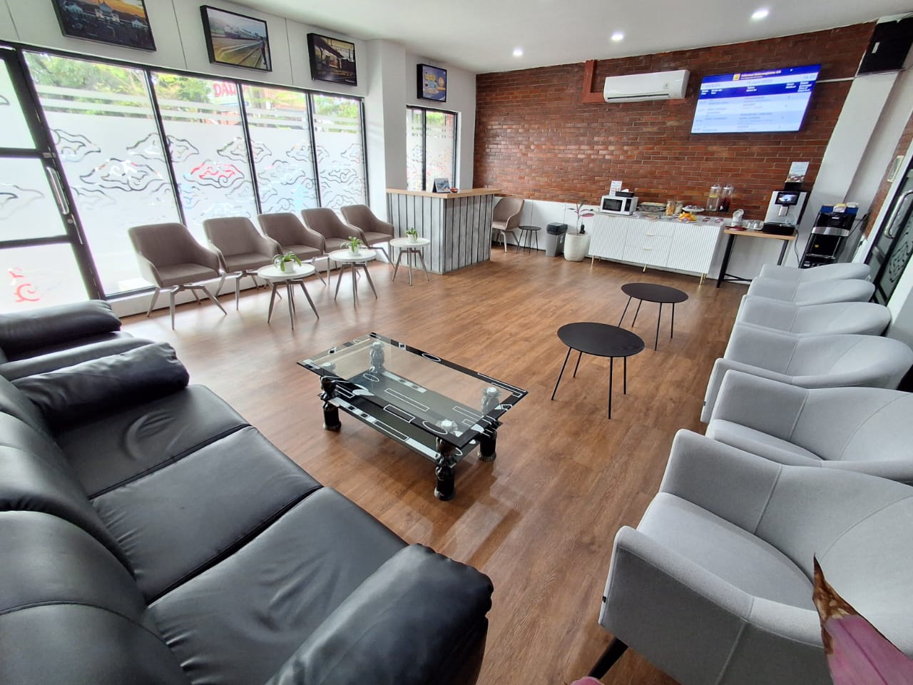 GemaMadani.com - Kehadiran Fasilitas Luxury Lounge di Stasiun Cirebon Untuk Membuat Penumpang KA Lebih Nyaman