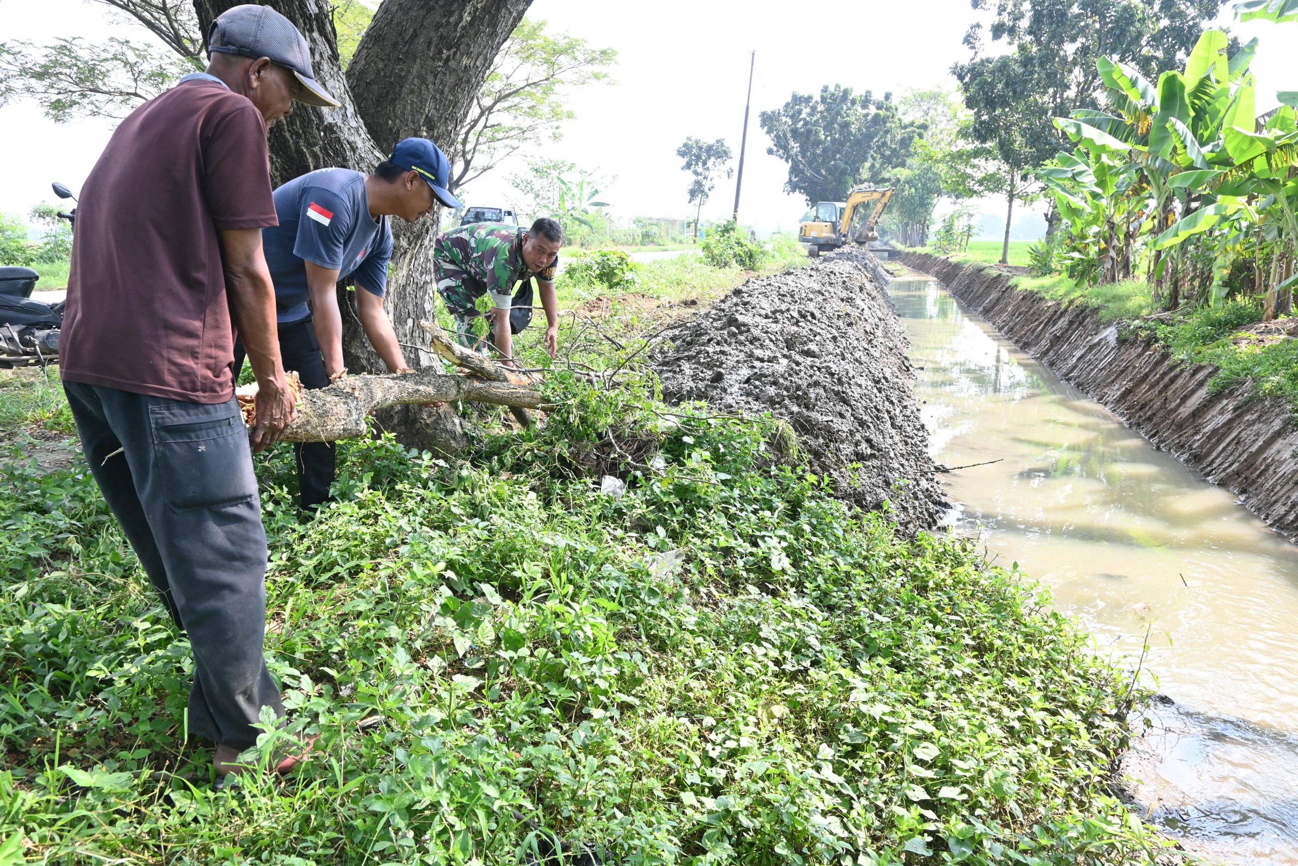 GemaMadani.com - Lanud SKI Bersama Warga Bangun Harapan Perbaikan Irigasi Demi Masa Depan Pangan 2