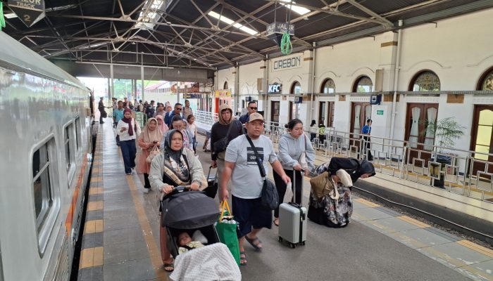 Penghujung Cuti Bersama Hari Raya Idul Adha, Penumpang Kereta Api Daop 3 Cirebon Meningkat