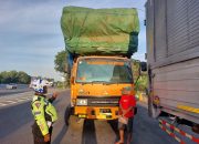 Satlantas Polres Cirebon Kota Berikan Edukasi Kepada Sopir Terkait Bahaya Angkutan ODOL