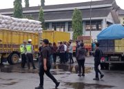 GemaMadani.com - Satlantas Polres Cirebon Kota dan Dishub Kota Cirebon Sosialisasikan Khusus Kendaraan Bermuatan Berlebih dan Berdimensi Tidak Sesuai Standar