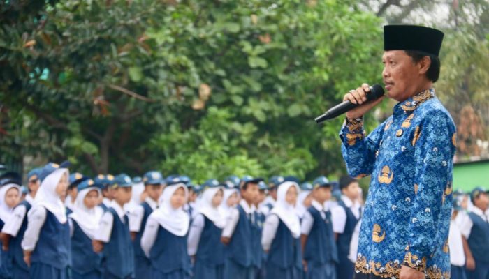 Upacara Bukan Sekadar Rutinitas, Wali Kota Ajak Pelajar Bangun Disiplin dan Jiwa Kebangsaan