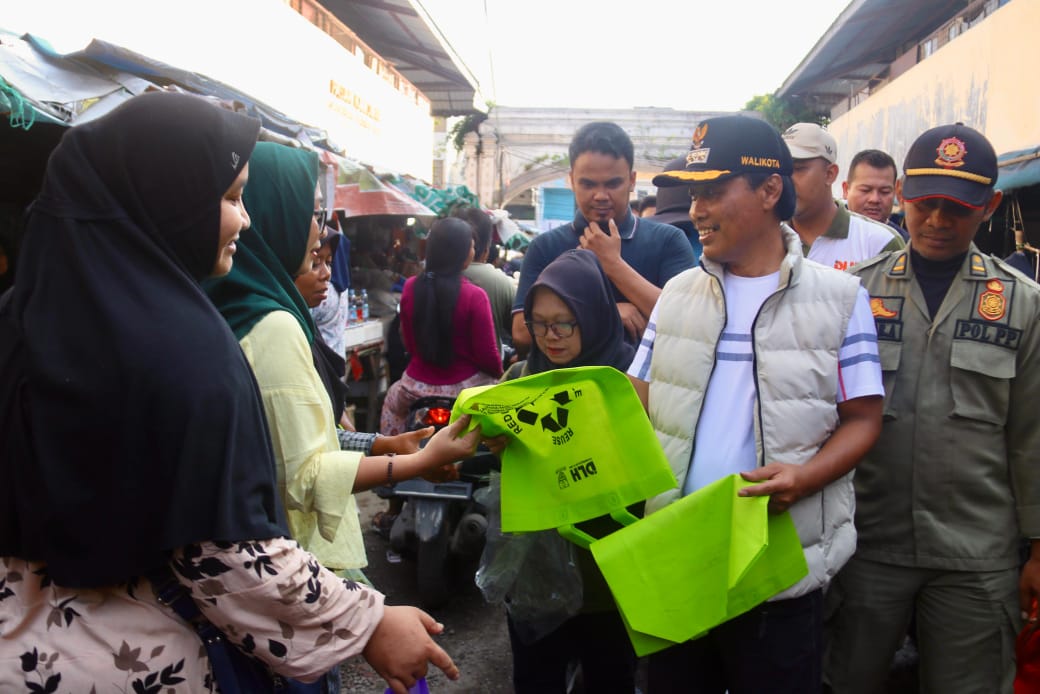 GemaMadani.com - Hari Lingkungan Hidup 2025 Kota Cirebon "Hentikan Polusi Plastik"