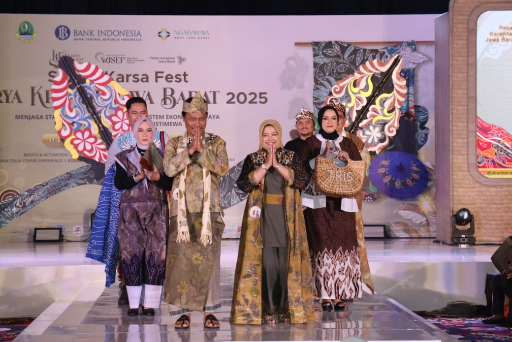 GemaMadani.com Eco Print Motif Daun Jati Kota Cirebon Memikat Panggung KKJ Dan PKJB 2025
