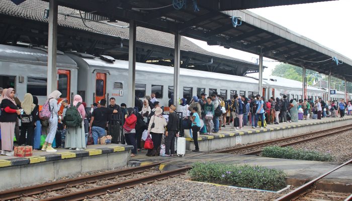 Jumlah Penumpang Kereta Api Di Daop 3 Cirebon Meningkat Selama Liburan Sekolah