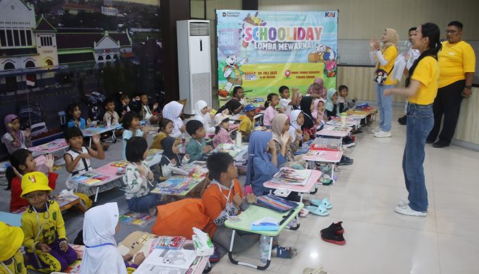 KAI Daop 3 Cirebon Adakan KAI Mini Fair Dalam Rangka Liburan Sekolah