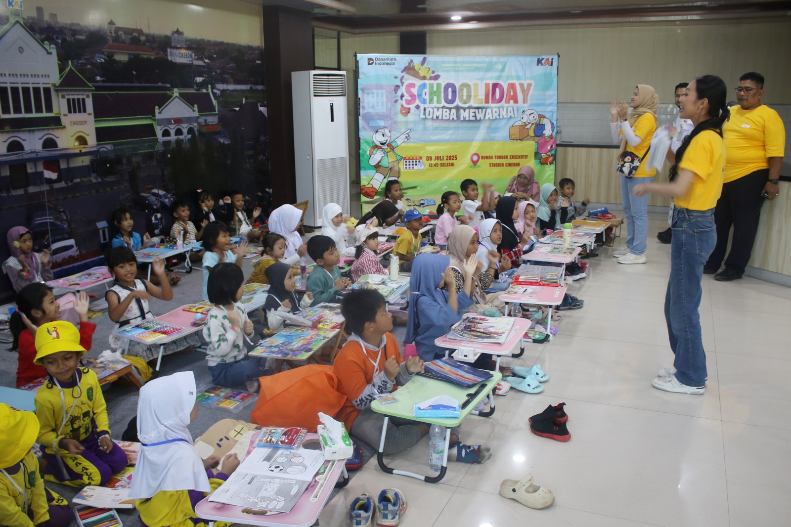 GemaMadani.com KAI Daop 3 Cirebon Adakan KAI Mini Fair Dalam Rangka Liburan Sekolah