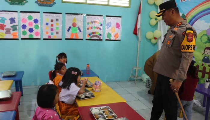 Kapolres Ciamis Melakukan Kunjungan Kerja Pelaksanaan MBG ke TK Kemala Bhayangkari 25