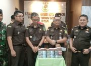 GemaMadani.com Kejari Kota Cirebon Menetapkan 4 Tersangka Dalam Kasus Penyelewengan Dana PIP Di SMAN 7 Kota Cirebon