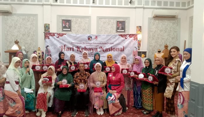 Perempuan Di Cirebon Harus Bangga Mengenakan Kebaya Sebagai Identitas Budaya Bangsa