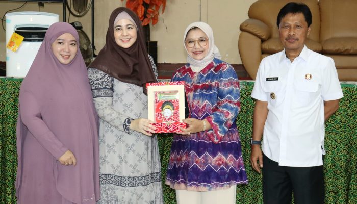 Perkuat Budaya Literasi, Dispusip Hadirkan Bedah Buku Bersama Risty Tagor