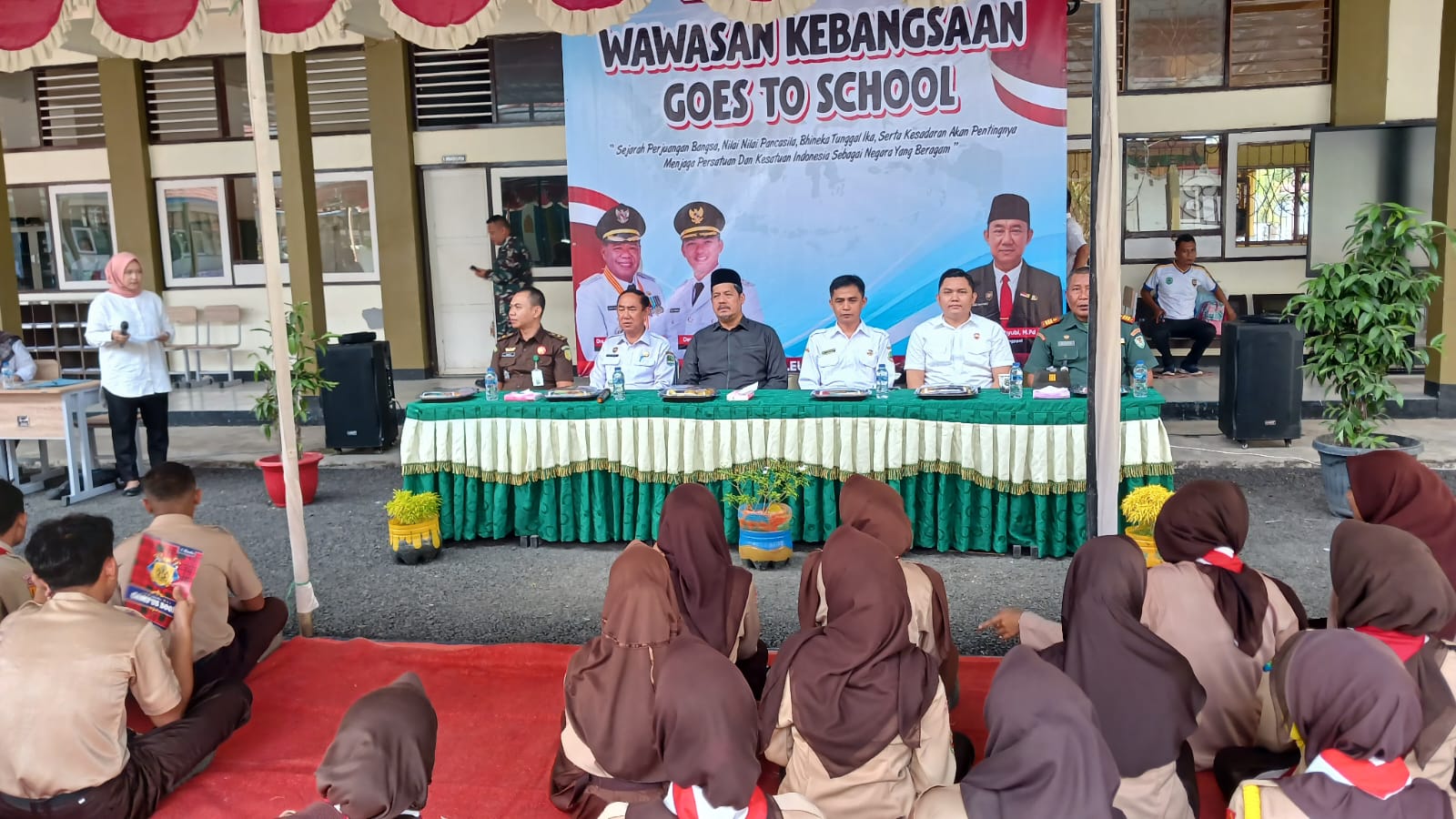GemaMadani.com Ratusan Siswa SMAN 1 Leuwimunding Diberi Wawasan Kebangsaan