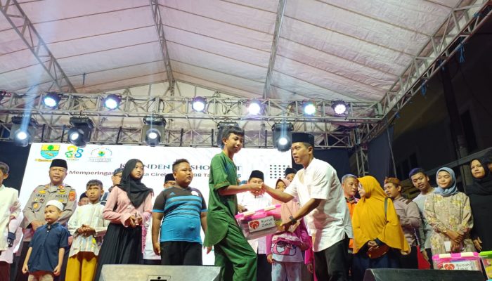 Ratusan Warga Mengikuti Acara Kesenden Bersholawat Sekaligus Syukuran HUT Kota Cirebon ke-598
