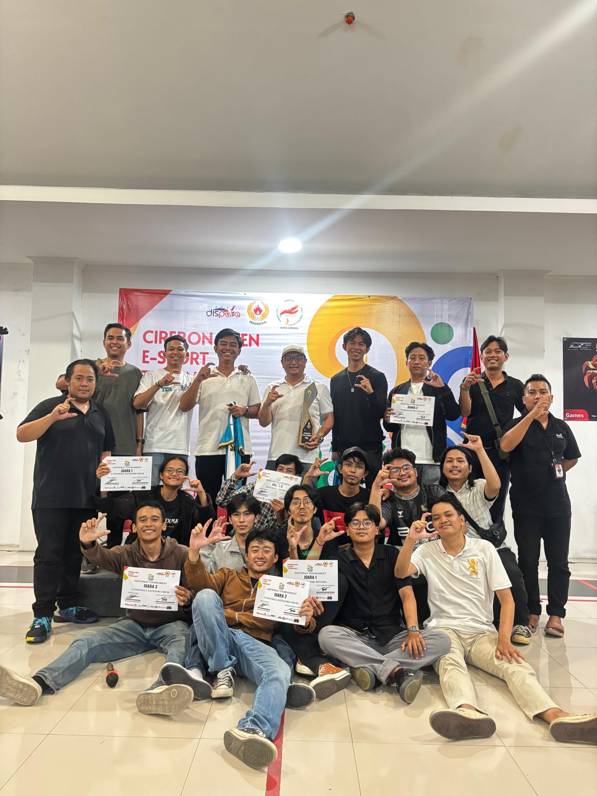 GemaMadani.com Tim DPRD Kota Cirebon Raih Juara Katagori Bergengsi Ratusan Peserta Dari Berbagai Daerah Ramaikan Turnamen Esport