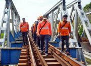 KAI Daop 3 Cirebon Konsisten Tingkatkan Keselamatan Perjalanan KA Lewat Cek Lintas Jalan Kaki