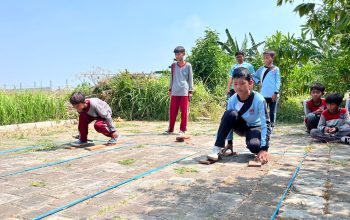 Ratusan Anak-anak Ikuti Lomba Permainan Tradisional di Taman Cirebon Power