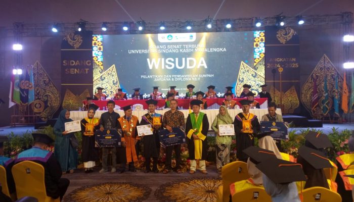USK Majalengka Wisuda 234 Sarjana dan Perawat