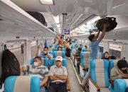 KAI Daop 3 Cirebon Hadirkan Kereta Api Tambahan Cirebon Fakultatif Untuk Layani Angkutan Nataru 2025/2026