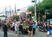 Ratusan Warga Kalisapu Turun ke Jalan Ritual Nadran Pesta Laut, Suhana: Sedekah Bumi Sebagai Momentum Kebersamaan