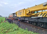 KA Manoreh Tertemper Truk Berakibat Perjalanan KA Terhambat, KAI Daop 3 Cirebon Menyampaikan Permohonan Maaf
