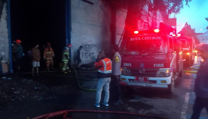 Gudang Milik PT Pelindo 2 Cirebon Kebakaran, Polisi Selidiki dan Cek TKP