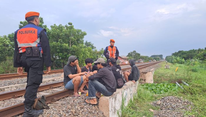 KAI Daop 3 Cirebon Imbau Masyarakat Tidak Ngabuburit di Jalur Rel Selama Ramadhan 1447 H