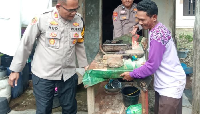 Polres Cirebon Kota Bedah Rumah Ibu Ratmi di Pegagan Kidul, Sebagai Wujud Kepedulian Polri Pada Masyarakat