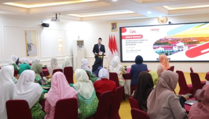 OJK Cirebon dan Fatayat Nahdlatul Ulama Perkuat Literasi Keuangan Syariah Melalui Program SICANTIKS